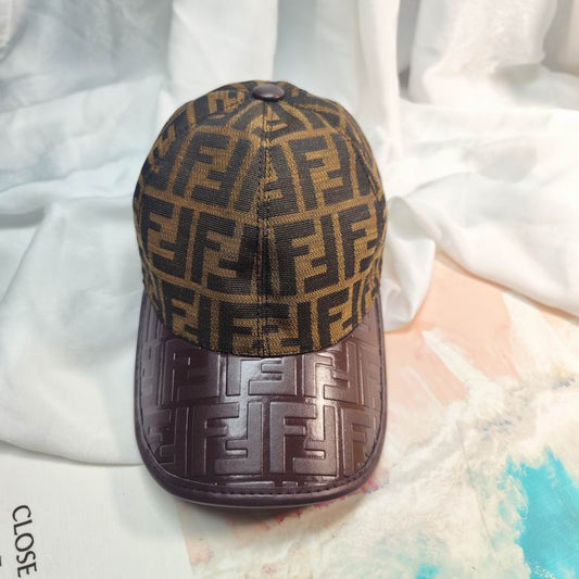 Description:Casquette Fendi