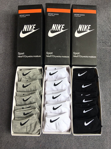 Sokken laag Super populaire doos met 5 paar originele Nike boxed mid-waist herensokken op voorraad, kleur: zwart, wit, deze kwaliteit is super goed, grote hoeveelheid op voorraad