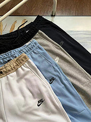 Nike Fleece TopKleur: zwart, zwart met lichtgrijs, lichtblauw, lichtgrijs, legergroen, wit met kaki, marineblauw