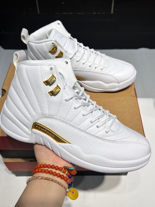 Air Jordan 12 “Phantom” basketbalschoenen met platina/gouden gesp