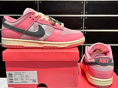 Nike SB DUNK Low "Hot Puncnh and Pink Foam" Baskets basses décontractées roses pour femmes Barbie