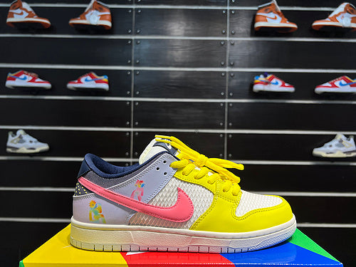 Nike SB Dunk Low "Be True" Sb baskets basses décontractées arc-en-ciel brodées