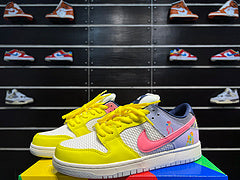 Nike SB Dunk Low "Be True" Sb baskets basses décontractées arc-en-ciel brodées