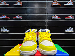 Nike SB Dunk Low "Be True" Sb baskets basses décontractées arc-en-ciel brodées