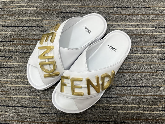 Pantoufles Fendi Pantoufles Fendi sandales